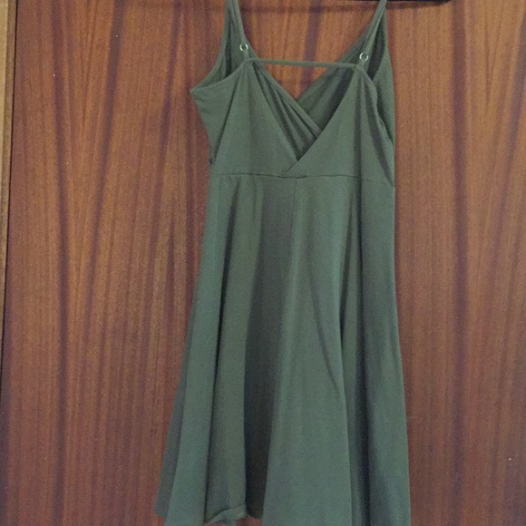 Olive cris-cross dress - Picture 4 of 7